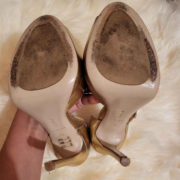 Gold platform ankle strap sandals - Picture 15 of 16